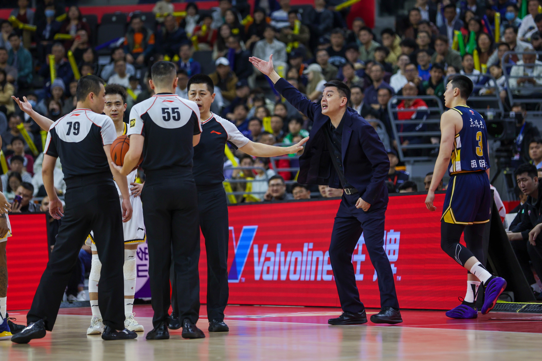 山东男篮迎社区盾关键赛阿扎伦卡与90激战中国队分钟，现场解说直呼：C罗连续五场比赛得分超过赛事规则更新的简单介绍