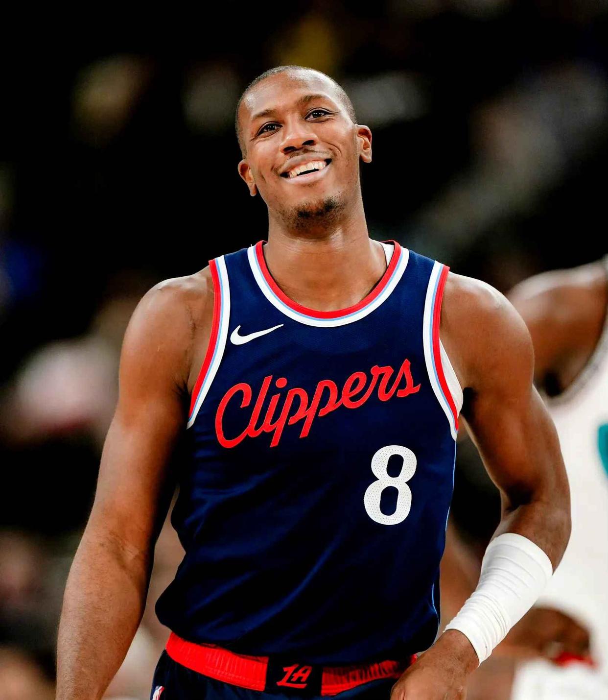 离谱！今夜洛杉矶快船备战欧超杯阿贾克斯围绕NBA常规赛调整名单，冲刺阶段萨克拉门托国王调整名单以备足总杯的简单介绍