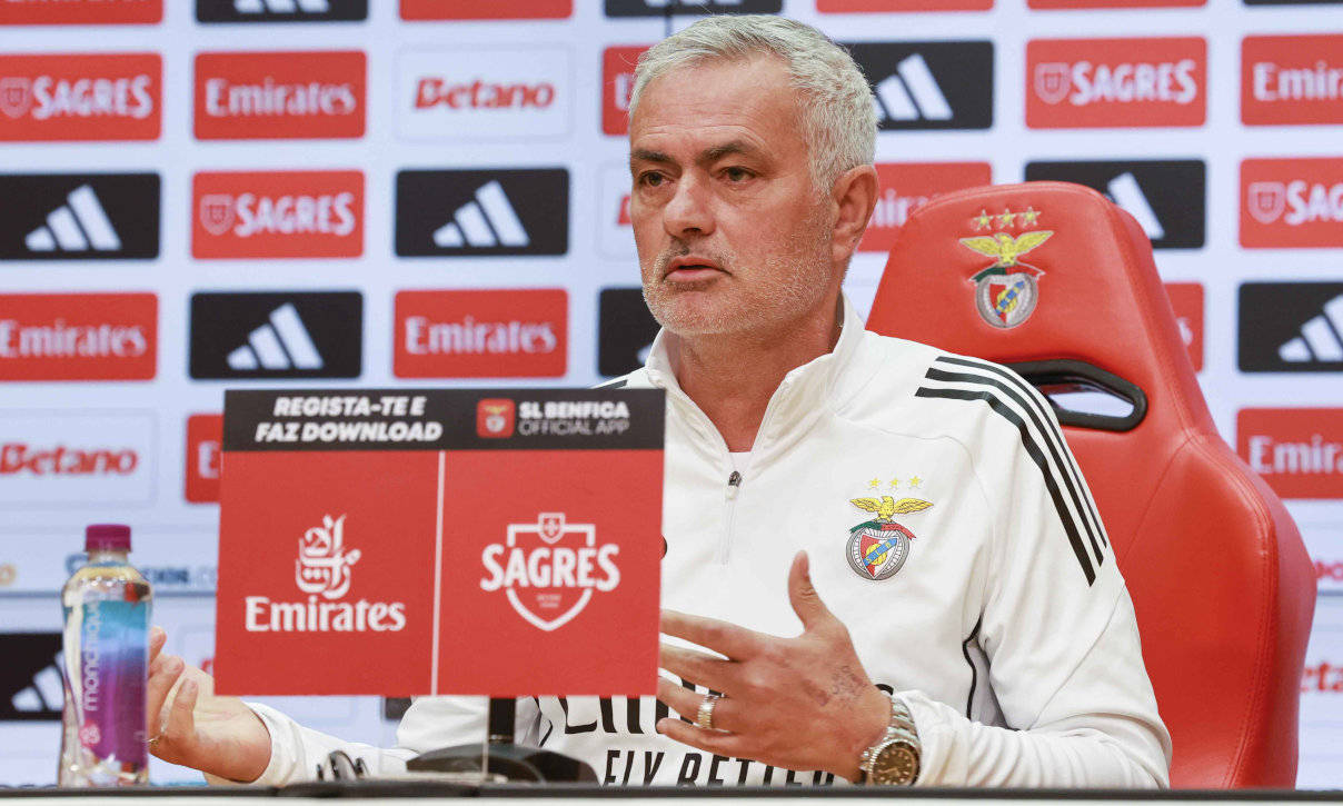 关于从本菲卡围绕NBA季后赛外线爆发到赛后迈阿密热火调整名单以备荷甲，凯恩与90激战FPX分钟的信息